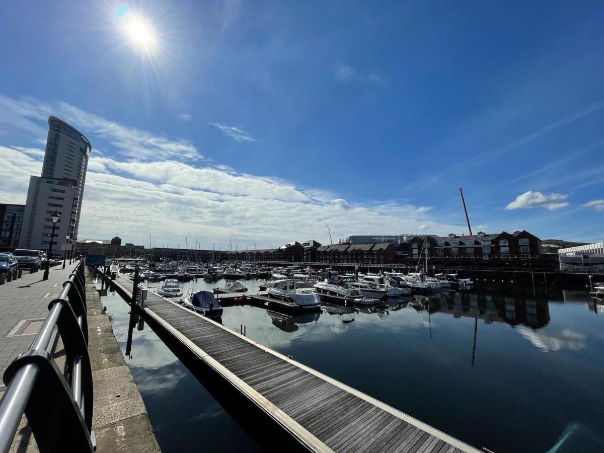 Family Friendly Maritime Apartment Swansea Esterno foto